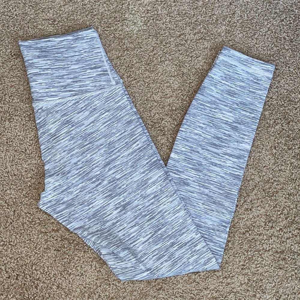 Lululemon Wunder Under, Size 4, White Melange 25”